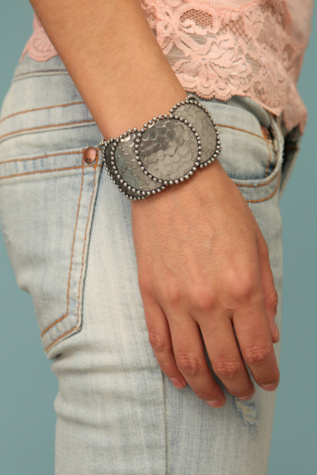 Disked Cuff