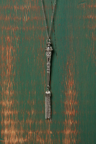 Dusting Tassle Necklace