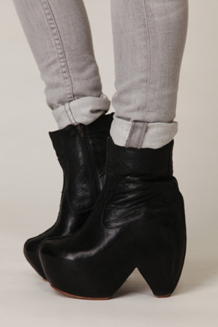 Fatale Platform Boot