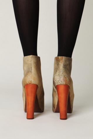 Tan / Distress Suede