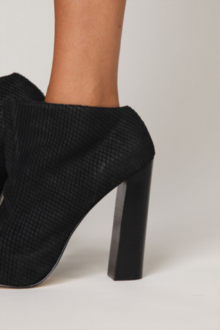 Black Slashed Nubuck