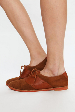 Delos Saddle Shoe