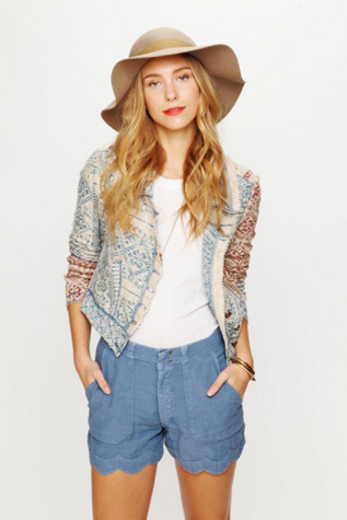 Scalloped Linen Short