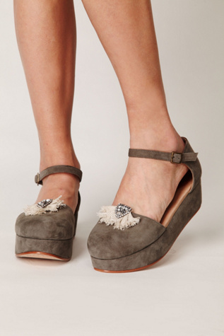 Frayed Fabric Shoe Clip