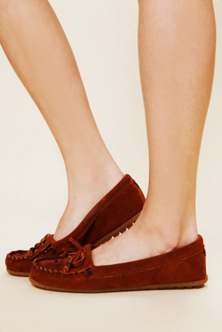 Feather Kilty Moccasin