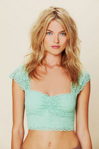 Scallop Edge Lace Crop