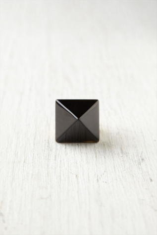 Retro Pyramid Ring