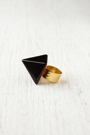 Retro Pyramid Ring