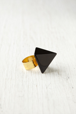 Retro Pyramid Ring