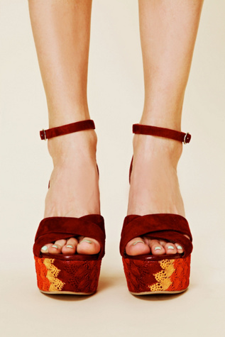 Carrie Crochet Platform
