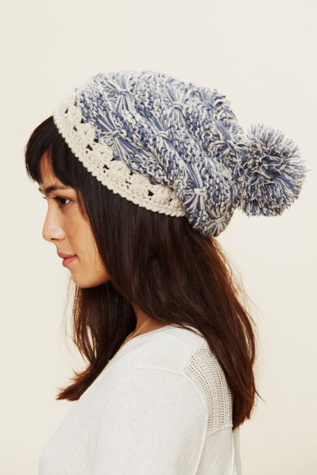 Bow Intarsia Beanie