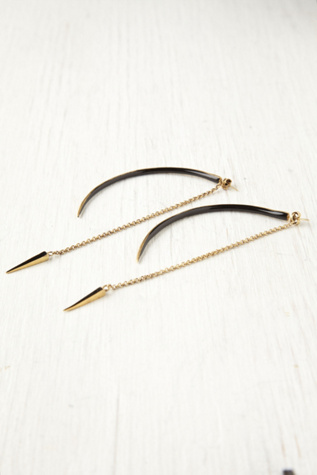 Seba Black Curved Earrings