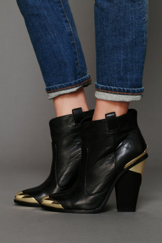 Dolce Vita Kitt Heeled Ankle Bootie in Boots
