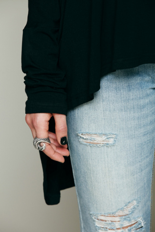 Axel Caplet Boxy Long Sleeve Tee
