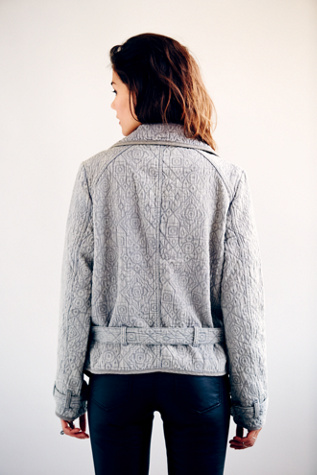 GREY / TAUPE