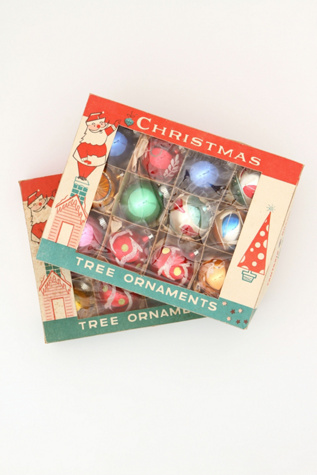 Vintage Set of Assorted Ornaments in vintage-loves-objects