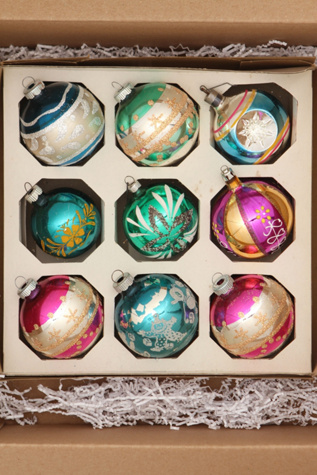 Vintage Set of Assorted Ornaments in vintage-loves-objects