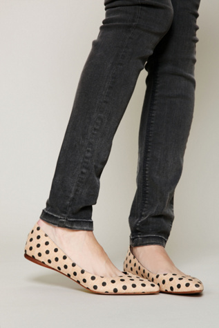Kiley Dot Flat