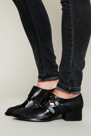 Lennox Slash Shoe in flats-loafers