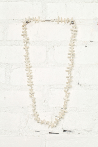 Free People Vintage Ivory Shell Necklace in Vintage-Jewelry