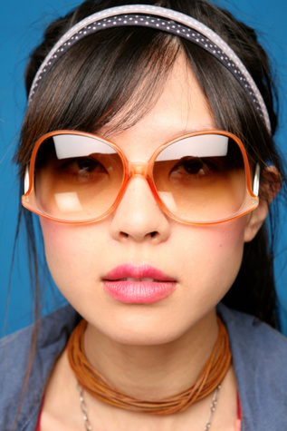 Amber W/Gold Temples