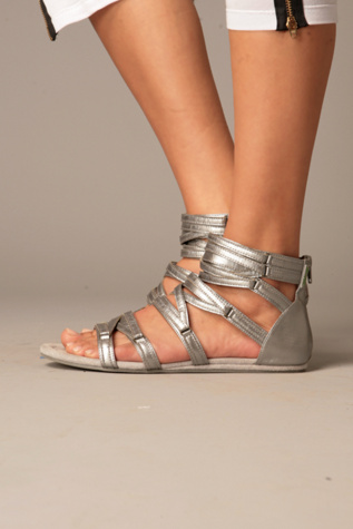 Link Criss Cross Sandal